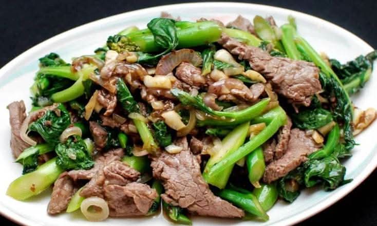 80. Beef with Gai Lan 唐芥蘭牛肉
